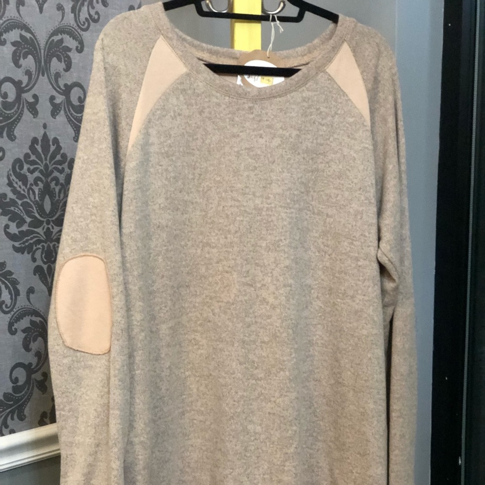 Comfy and stylish plus size shirt.